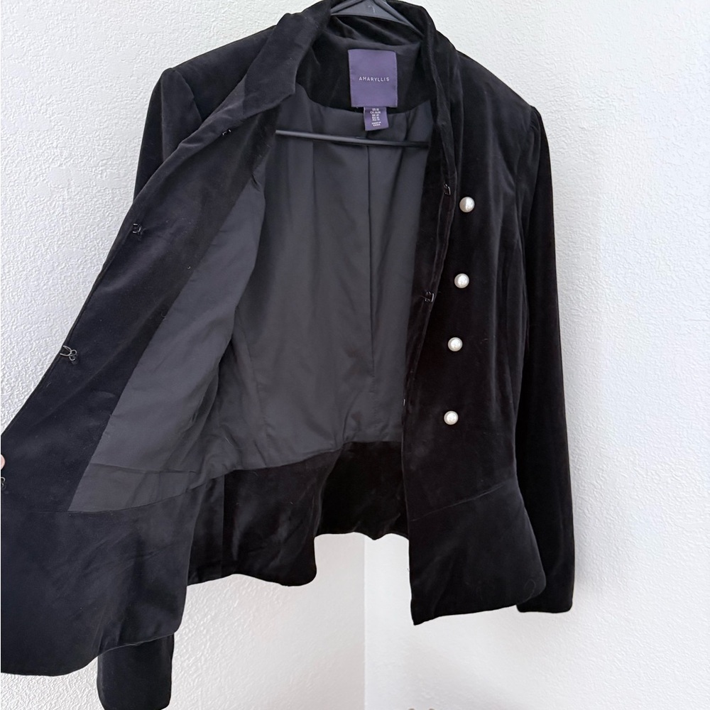 Amaryllis Black Velvet Jacket - Picture 6 of 6
